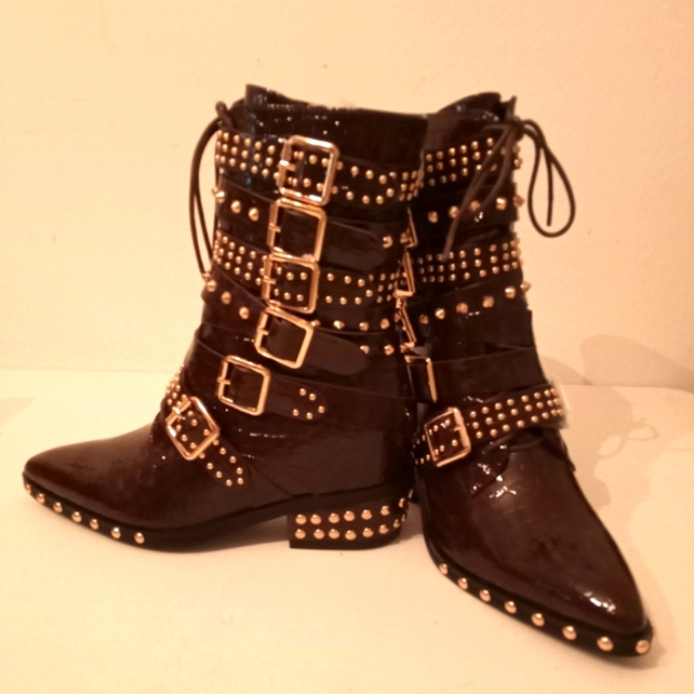 SALE🎁NIB🎁FREE GIFT INCLUDED🎁NWT Bootie Croc Embossed Studs Spikes Embellish - Picture 15 of 16